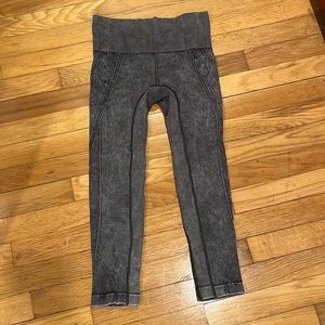Athleta crop tights distressed size small